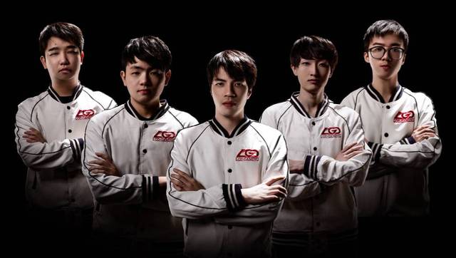 伺机进攻 伺机进攻