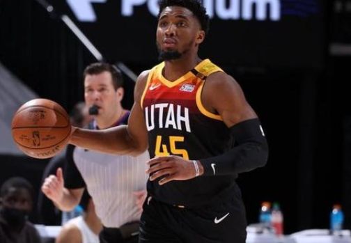 守门员在压 守门员在压